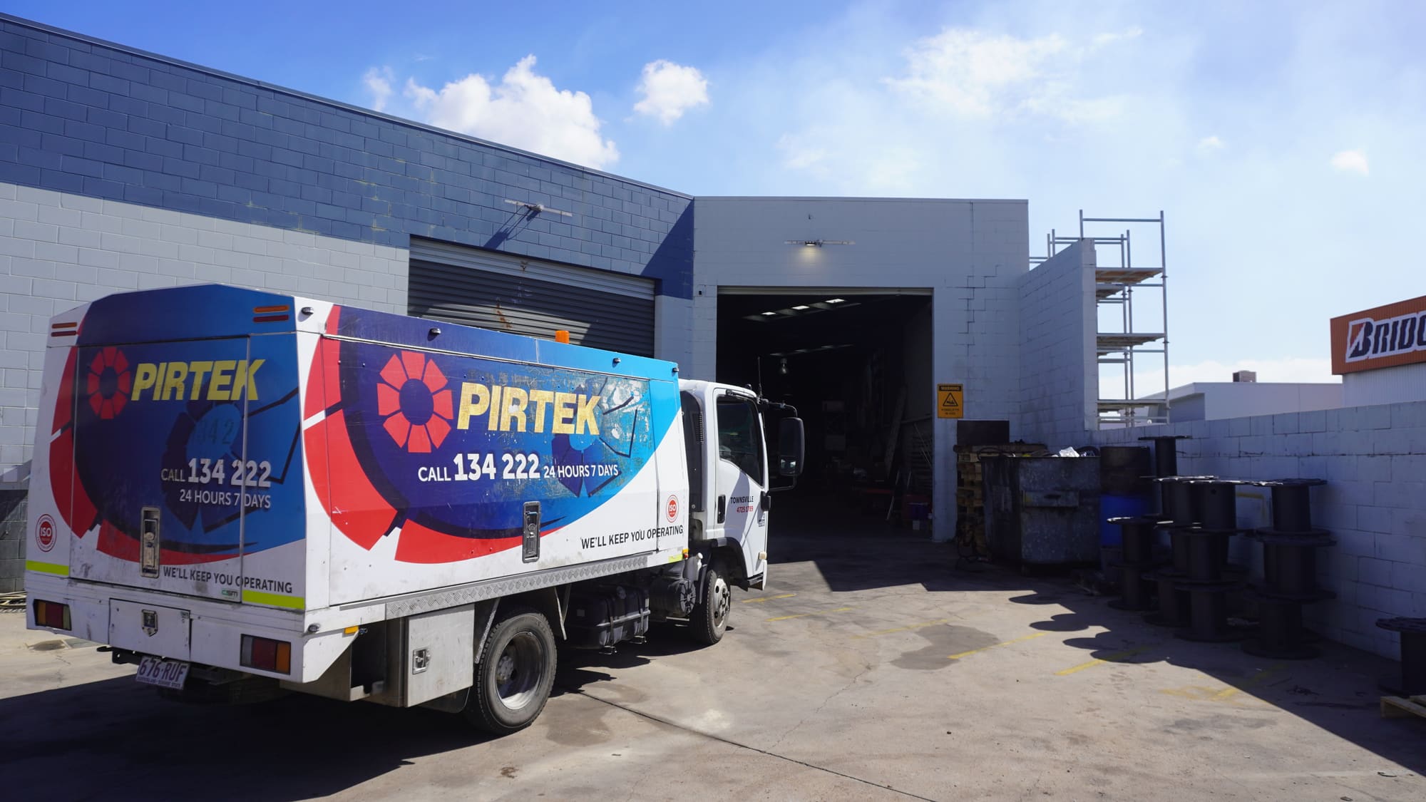 Pirtek Townsville mobile hydraulic service truck ready to dispatch